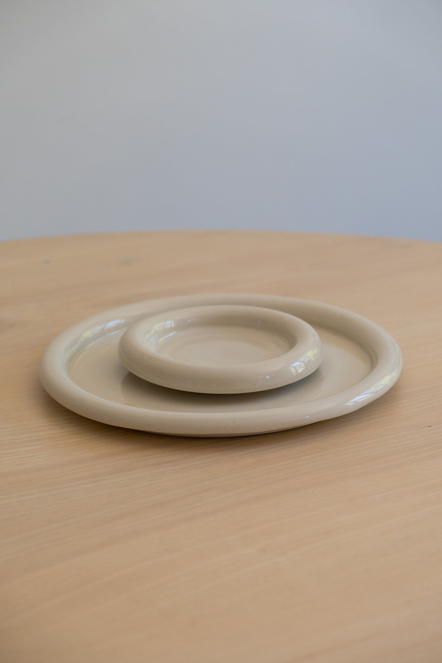 Rolled Rim Plate - Beige, Large