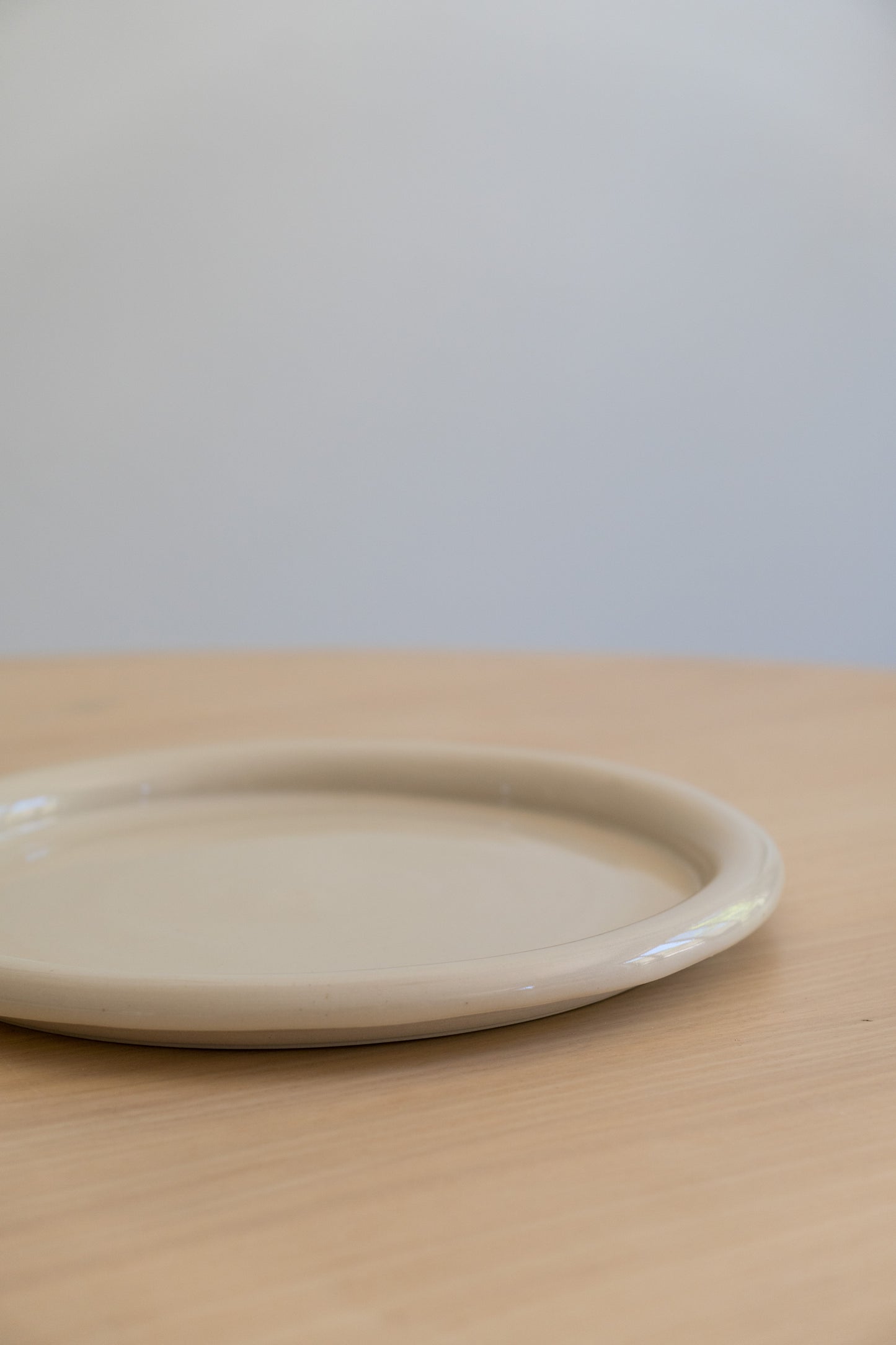 Rolled Rim Plate - Beige, Large
